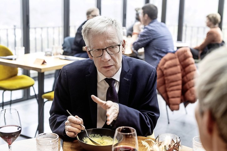 En choisissant l’Aigle-Noir à Fribourg, Jean-Pierre Siggen a opté pour un lieu chargé de l’histoire du PDC, devenu aujourd’hui Le Centre.  © Charly Rappo