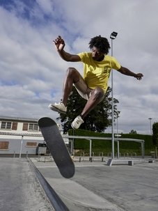 Des cassettes aux réseaux sociaux, le skateboard a tracé sa route jusqu'aux JO