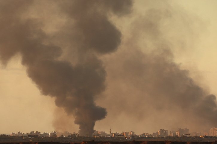 L'accord prévoit une accalmie dans les combats à Gaza pendant la libération des otages. © KEYSTONE/EPA/ATEF SAFADI
