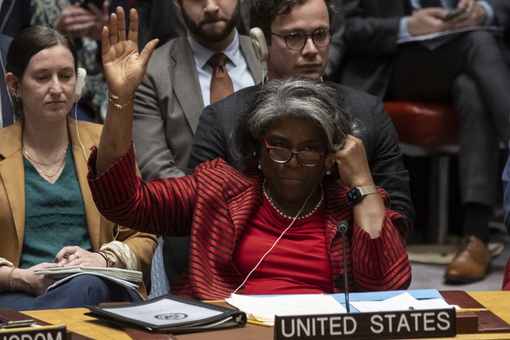 Les Etats-Unis, ici par l'intermédiaire de son ambassadrice à l'ONU Linda Thomas-Greenfield, avaient déjà opposé leur véto à un "cessez-le-feu immédiat" à Gaza (Archives). © KEYSTONE/FR171758 AP/YUKI IWAMURA